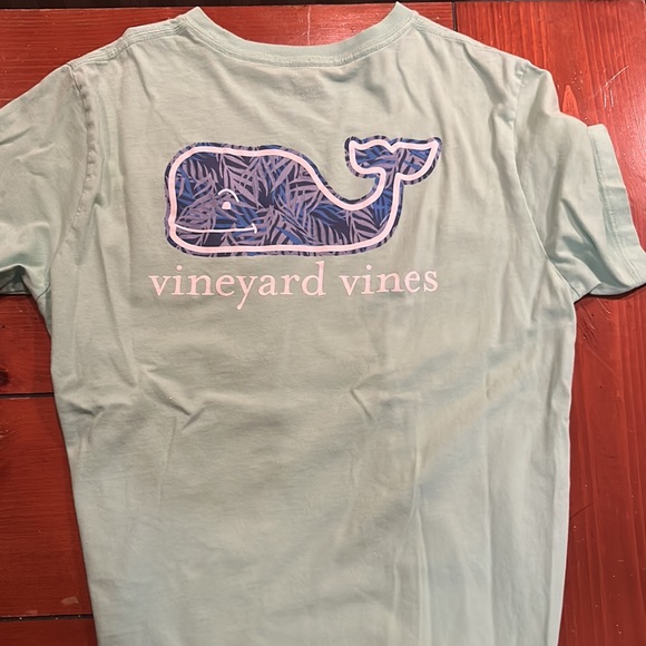 Kids Large Vineyard Vines Light Green Logo Tshirt. - Picture 2 of 3